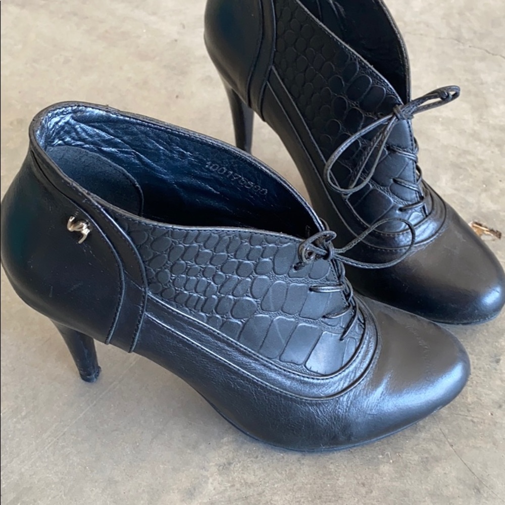 Velez Shoes